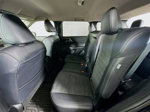 Used 2024 Mitsubishi Outlander SE FWD image 27