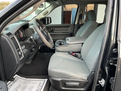 Used 2017 RAM 1500 Express w/ Black Ram 1500 Express Group image 8