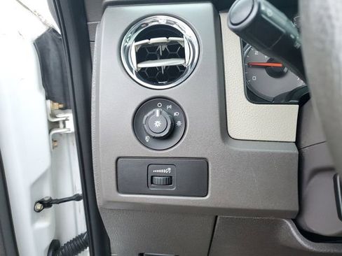 Used 2010 Ford F150 XLT image 21