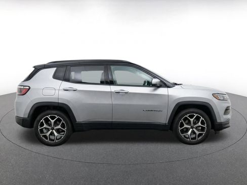Used 2025 Jeep Compass Limited AWD/4WD image 10