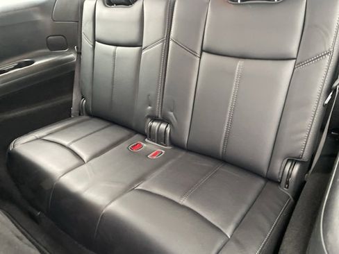 Used 2020 Nissan Pathfinder SL image 10