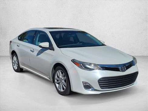 Used 2014 Toyota Avalon XLE Premium image 3