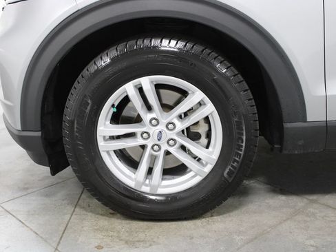 Used 2021 Ford Explorer XLT RWD image 18