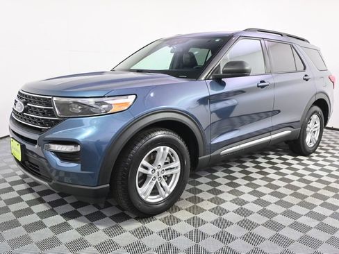 Used 2020 Ford Explorer XLT w/ Equipment Group 202A AWD/4WD image 2