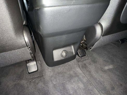 Used 2022 Kia Telluride LX image 41