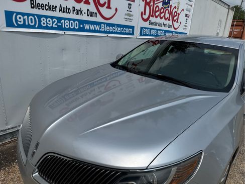 Used 2013 Lincoln MKS FWD image 9