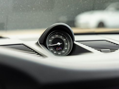 Used 2025 Porsche 911 Carrera w/ Premium Package image 31