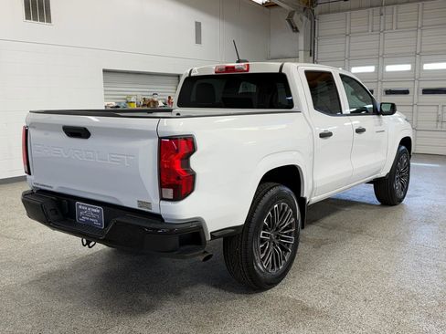 Used 2024 Chevrolet Colorado W/T image 4