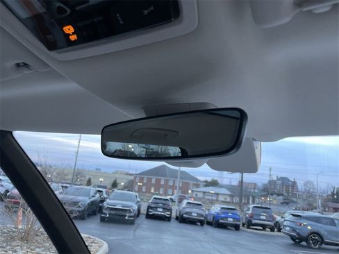 Used 2025 Volkswagen ID. Buzz 1st Edition image 29