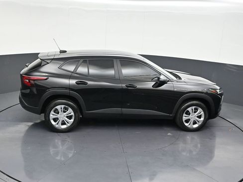 Used 2025 Chevrolet Trax LS image 20