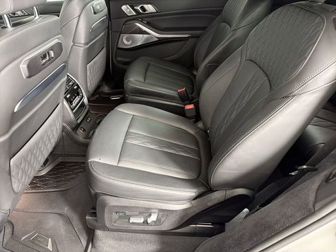 Used 2024 BMW X7 M60i w/ Executive Package image 22