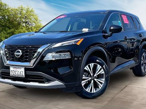 Certified 2023 Nissan Rogue SV FWD image 3