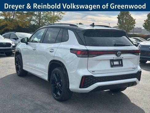 New 2026 Volkswagen Tiguan SE R-Line image 5