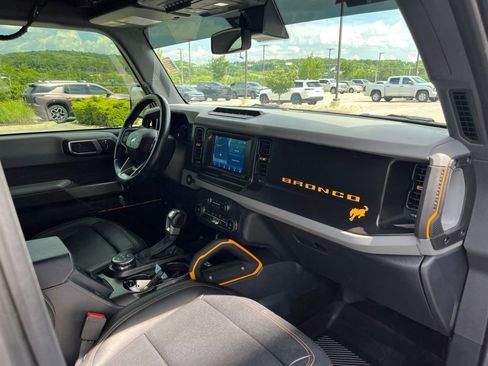 Used 2023 Ford Bronco Badlands w/ Sasquatch Package AWD/4WD image 27