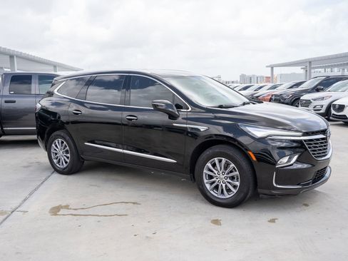 Used 2024 Buick Enclave Essence w/ Technology Package FWD image 3