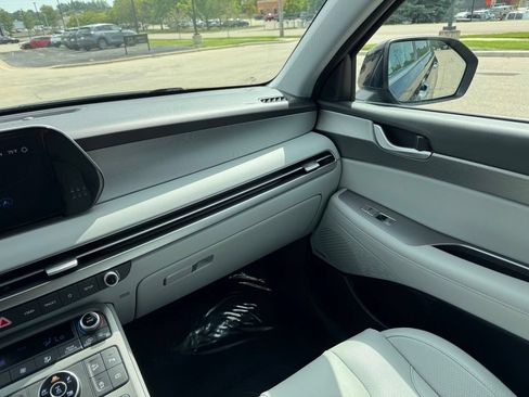 Used 2024 Hyundai Palisade SEL AWD/4WD image 2