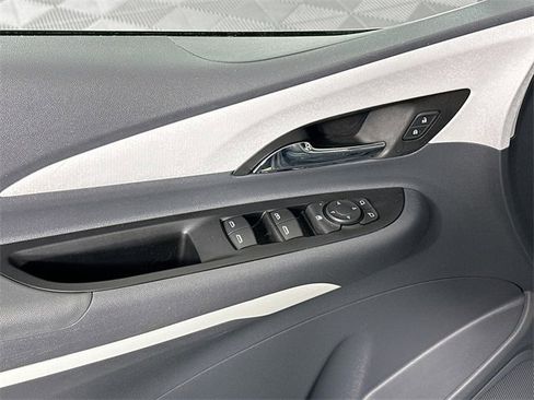 Used 2021 Chevrolet Bolt Premier w/ Infotainment Package image 25