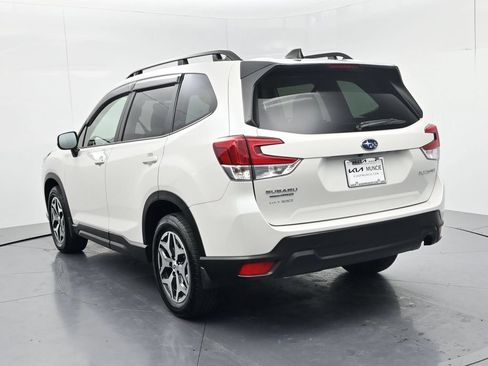 Used 2024 Subaru Forester Premium AWD/4WD image 6