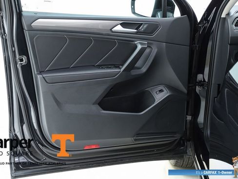 Used 2024 Volkswagen Tiguan SE image 55