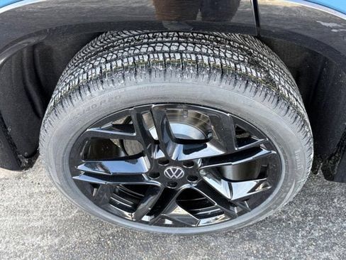 New 2026 Volkswagen Tiguan SE R-Line image 4
