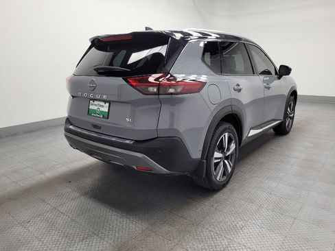Used 2023 Nissan Rogue SL w/ SL Premium Package image 9