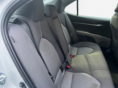 Used 2022 Toyota Camry LE image 22