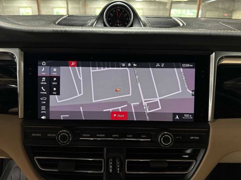Used 2021 Porsche Macan AWD/4WD image 19