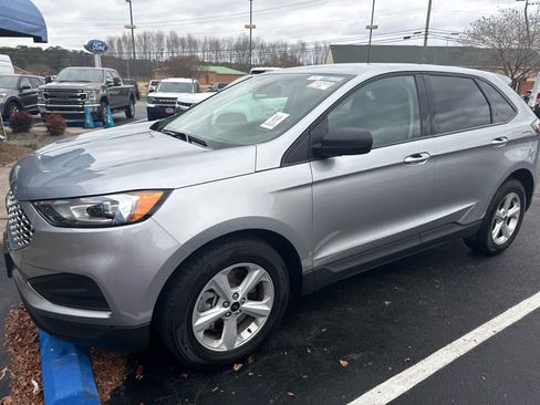 Used 2023 Ford Edge SE image 30