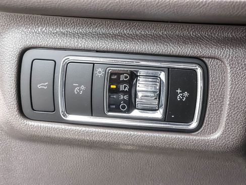 Used 2024 Lincoln Corsair AWD w/ Equipment Group 101A image 19