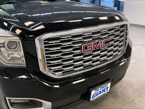 Used 2019 GMC Yukon XL Denali AWD/4WD image 35
