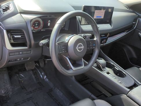 Used 2024 Nissan Rogue SL w/ SL Premium Package image 9