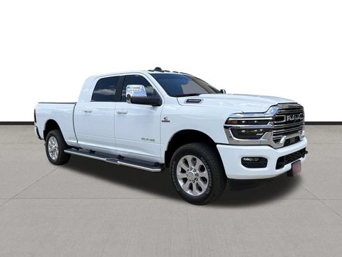Used 2025 RAM 3500 Laramie AWD/4WD image 3