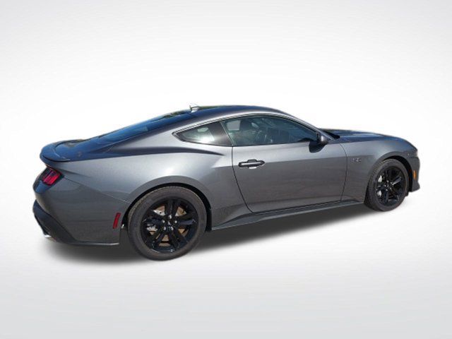 Used 2025 Ford Mustang GT RWD image 3