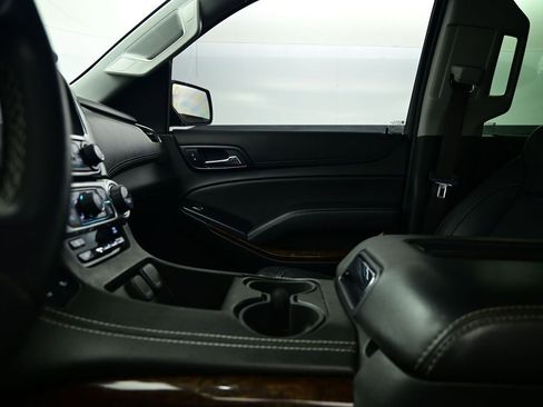 Used 2020 Chevrolet Suburban LT image 58