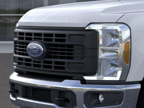New 2026 Ford F350 XL w/ XL Chrome Package image 17