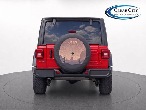 Used 2022 Jeep Wrangler Unlimited Rubicon 4xe AWD/4WD image 7