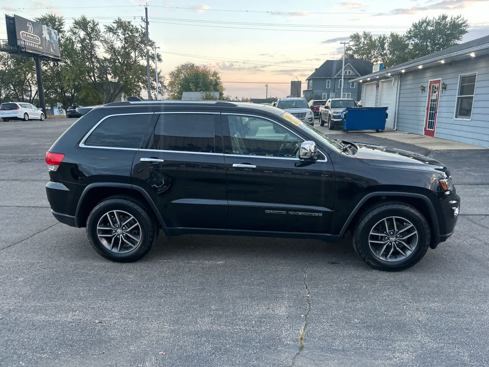 Used 2017 Jeep Grand Cherokee Limited w/ Luxury Group II AWD/4WD image 8