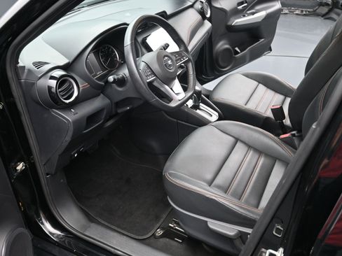 Used 2020 Nissan Kicks SR w/ SR Premium Package FWD image 12