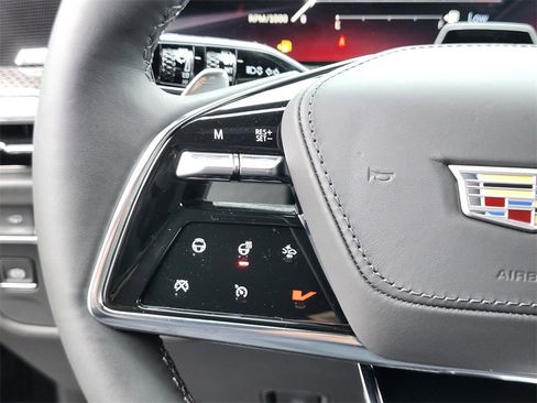Used 2025 Cadillac Escalade V image 28