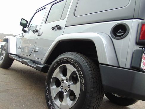 Used 2016 Jeep Wrangler Unlimited Sahara w/ Connectivity Group image 14