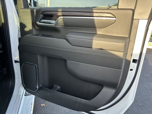 New 2026 GMC Sierra 2500 SLT w/ SLT Premium Package image 16