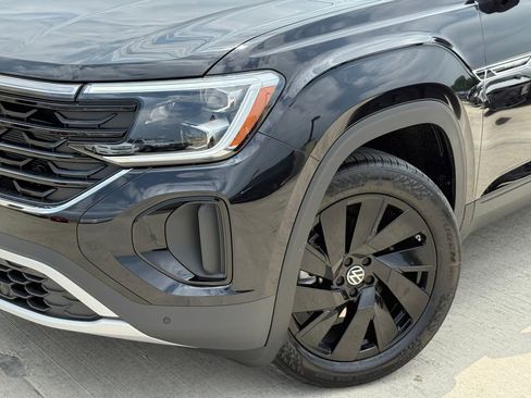 New 2026 Volkswagen Atlas Cross Sport SE FWD image 3