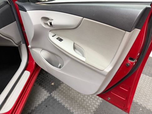 Used 2012 Toyota Corolla LE FWD image 35