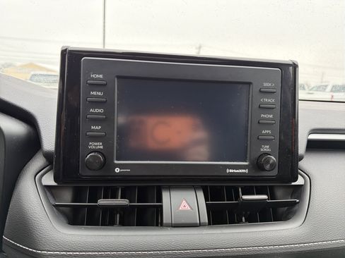 Used 2022 Toyota RAV4 XLE image 19