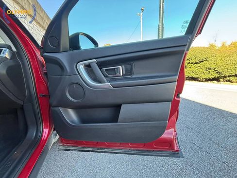 Used 2019 Land Rover Discovery Sport SE image 19