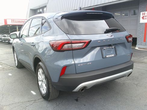 Used 2025 Ford Escape Active AWD/4WD image 7