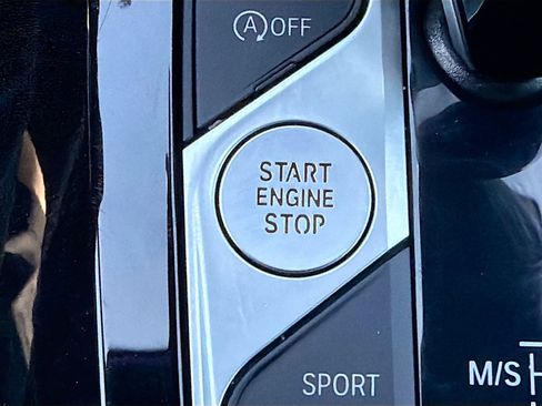 Certified 2025 BMW X4 xDrive30i w/ Premium Package image 37