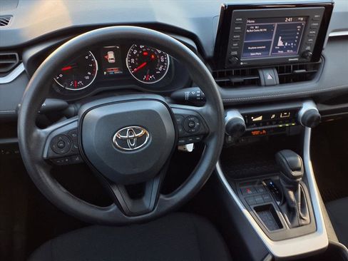Used 2022 Toyota RAV4 LE image 13