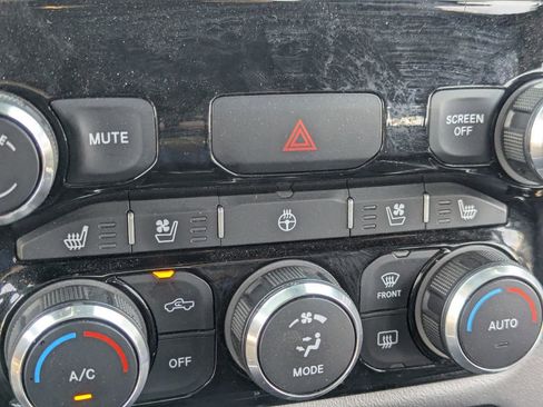Used 2024 RAM 1500 Laramie AWD/4WD image 20