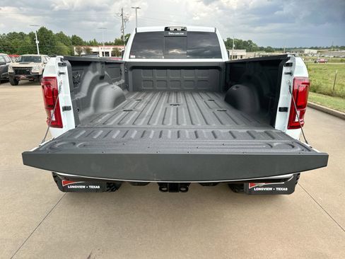 New 2025 RAM 3500 Limited image 19